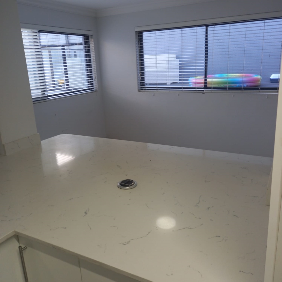 To Let 3 Bedroom Property for Rent in Island View Western Cape